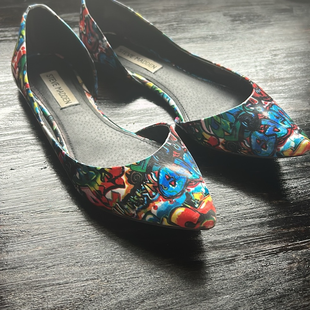 Steve Madden Graffiti Flats - Picture 2 of 6